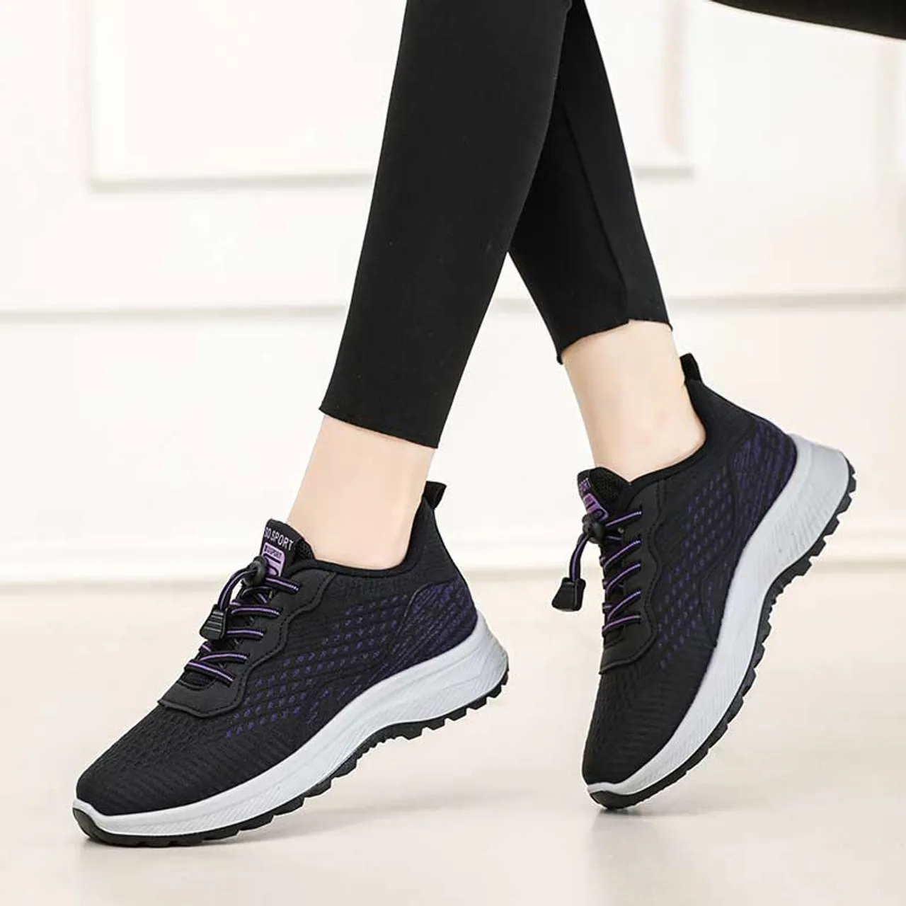 Black prismatic texture pattern casual shoe sneaker