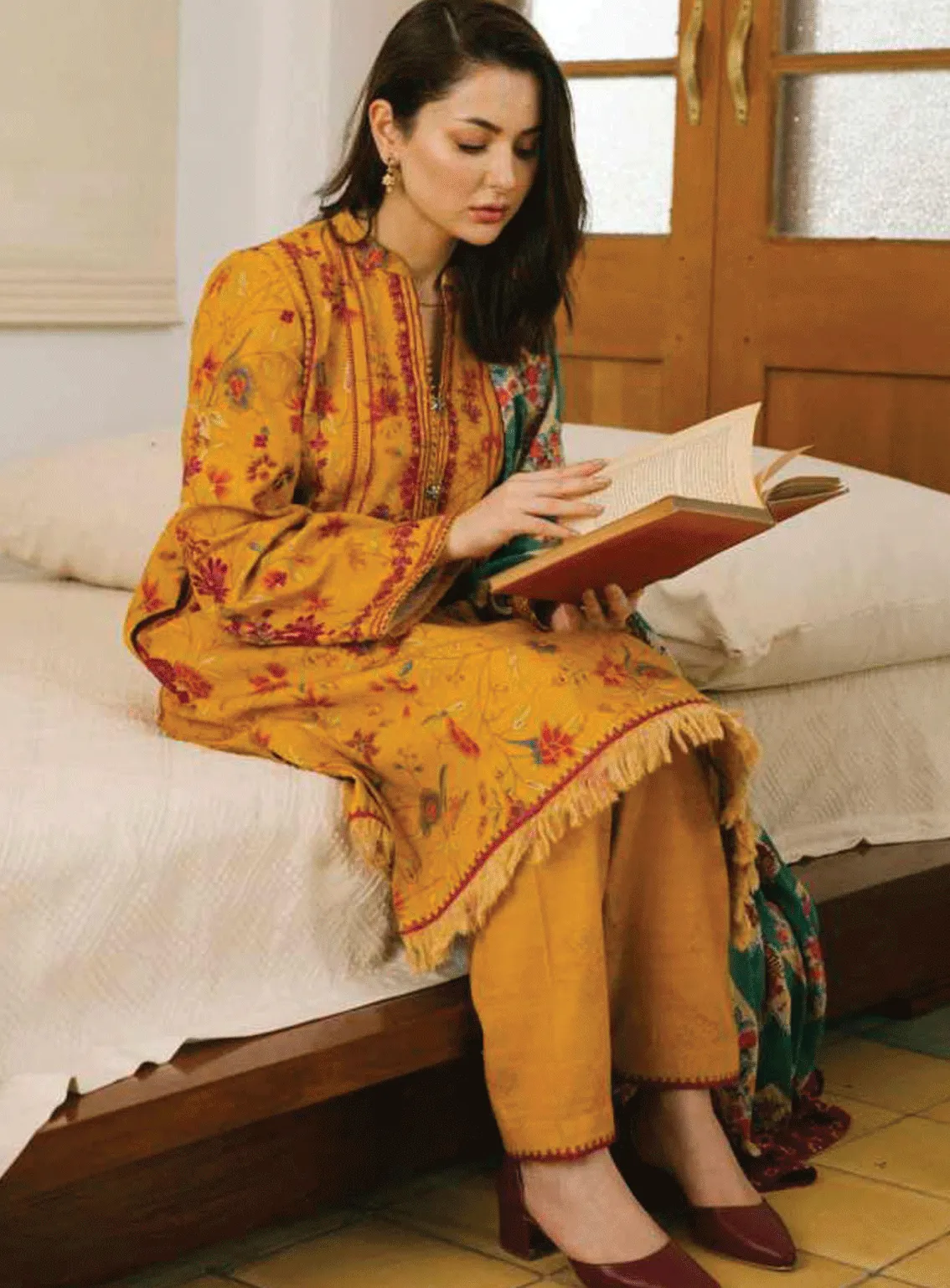 Coco By Zara Shahjahan Embroidered Khaddar Unstitched 3 Piece Suit - ZSJ21W ZR-01B