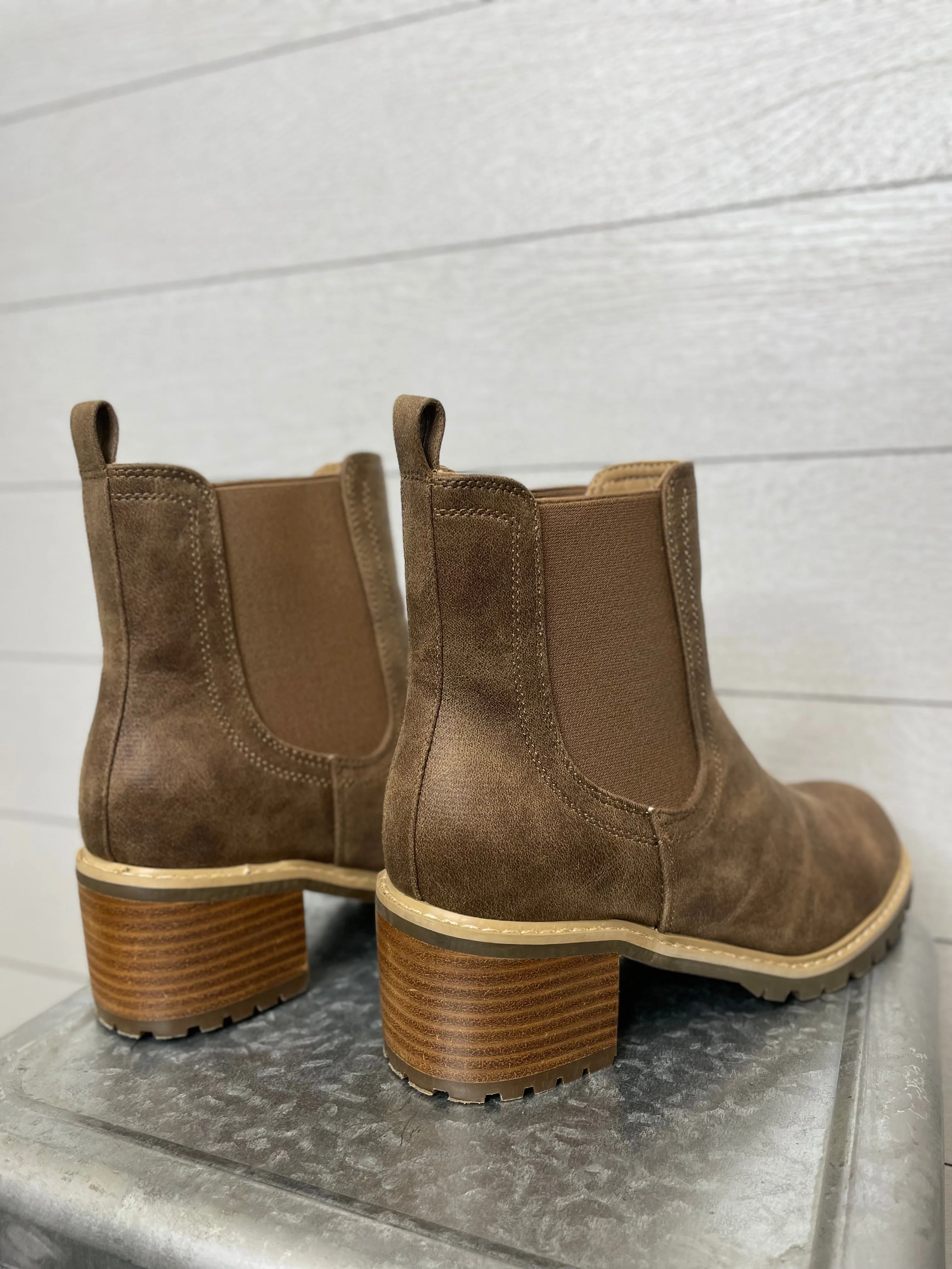 Corky’s | DooHickey Boot | Taupe