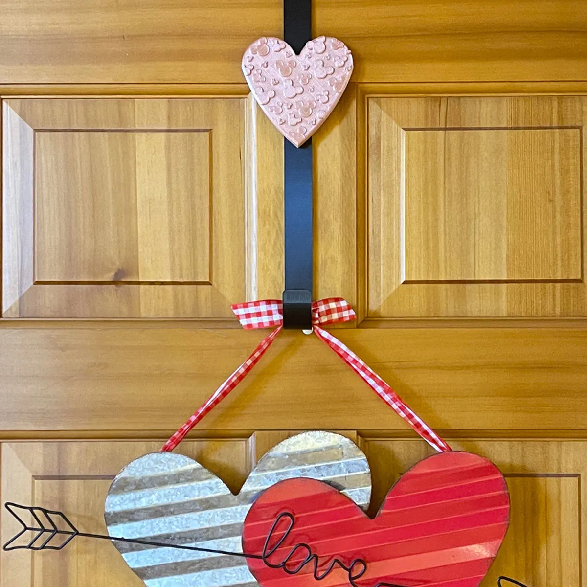 Door Wreath Hanger with Interchangeable Icon Accent