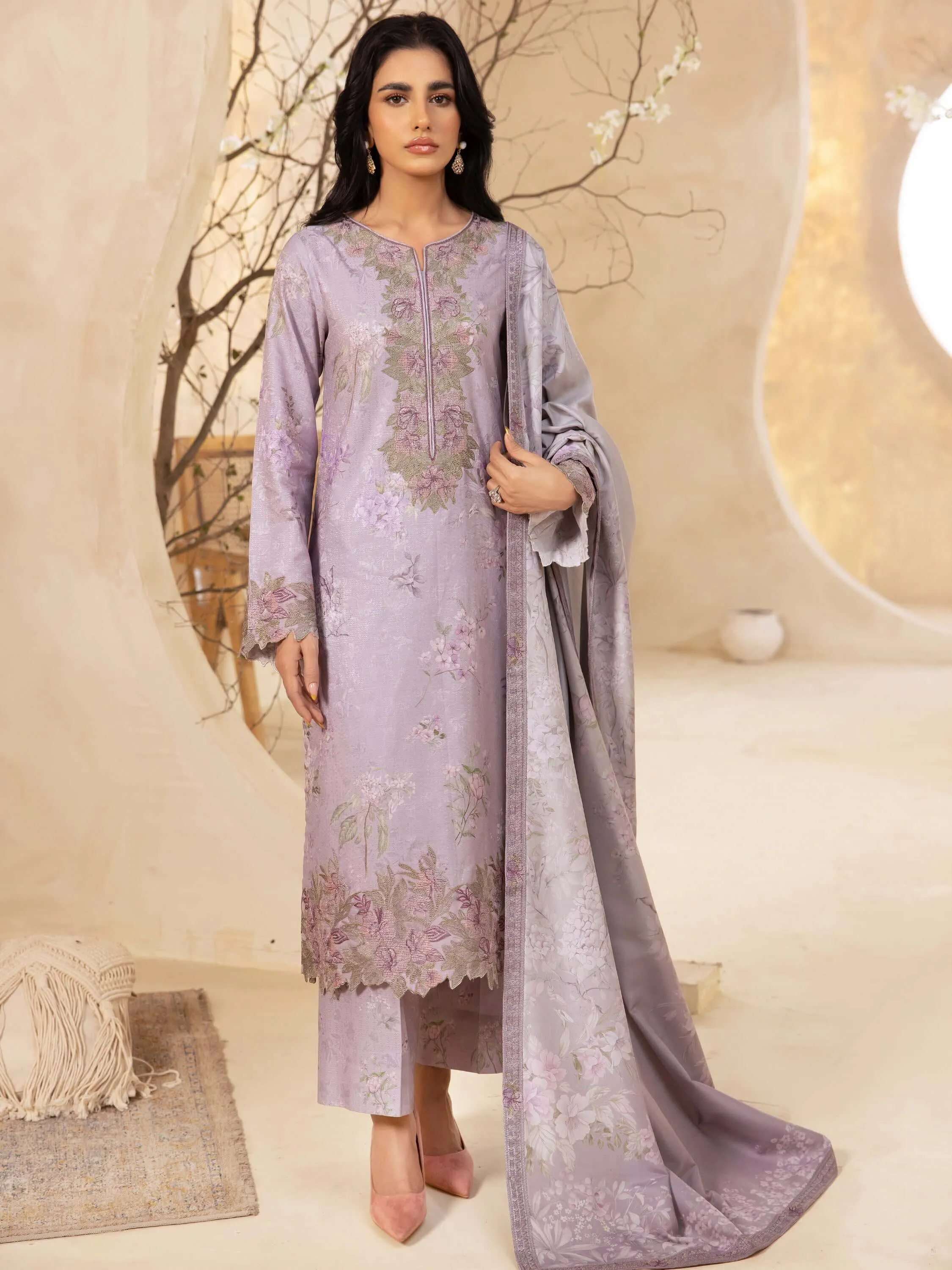 IZNIK Embroidered Winter Viscose Unstitched 3Pc Suit ILW-05 Anais