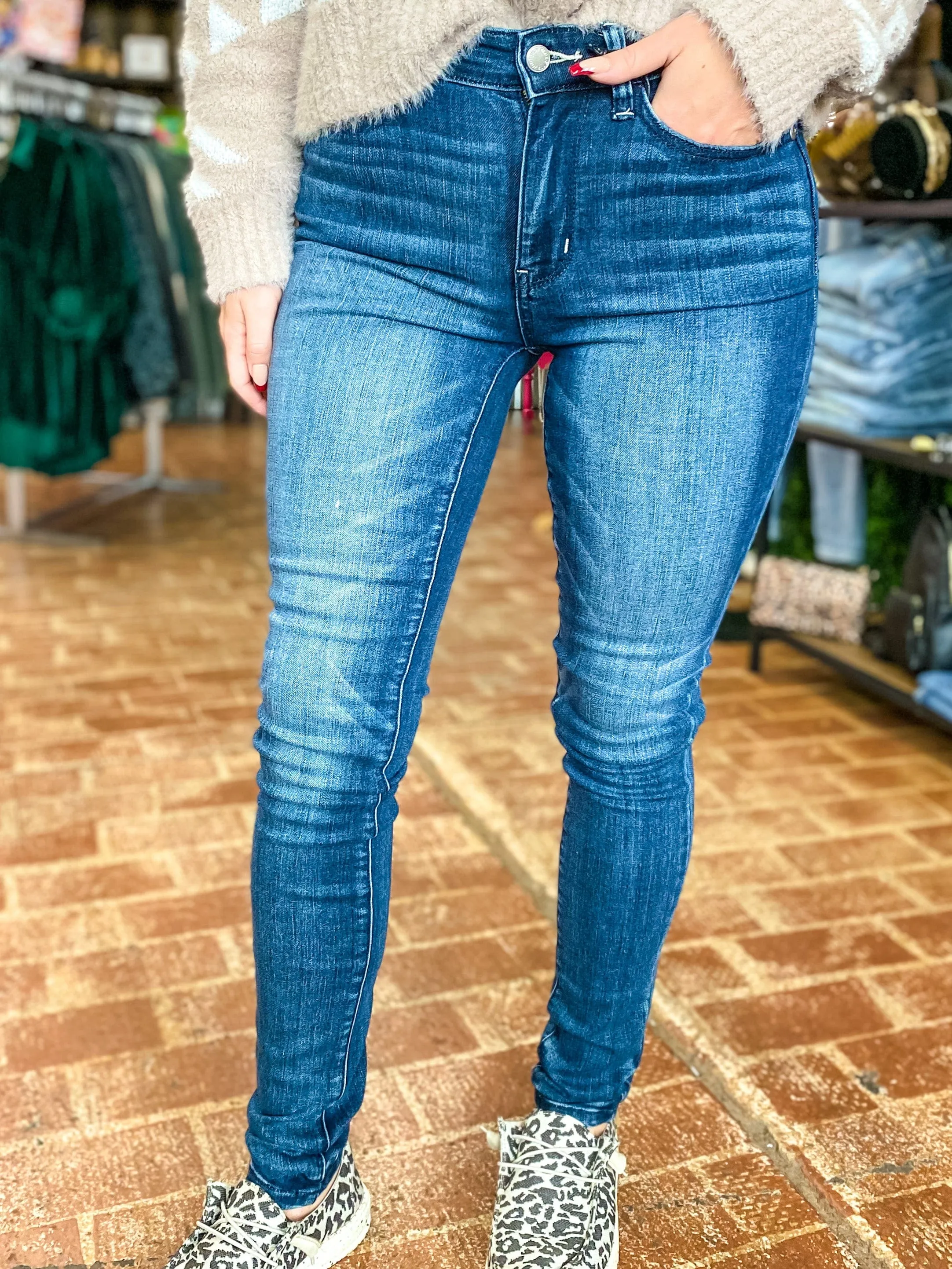 Judy Blue Mid Rise Skinny Non Distressed