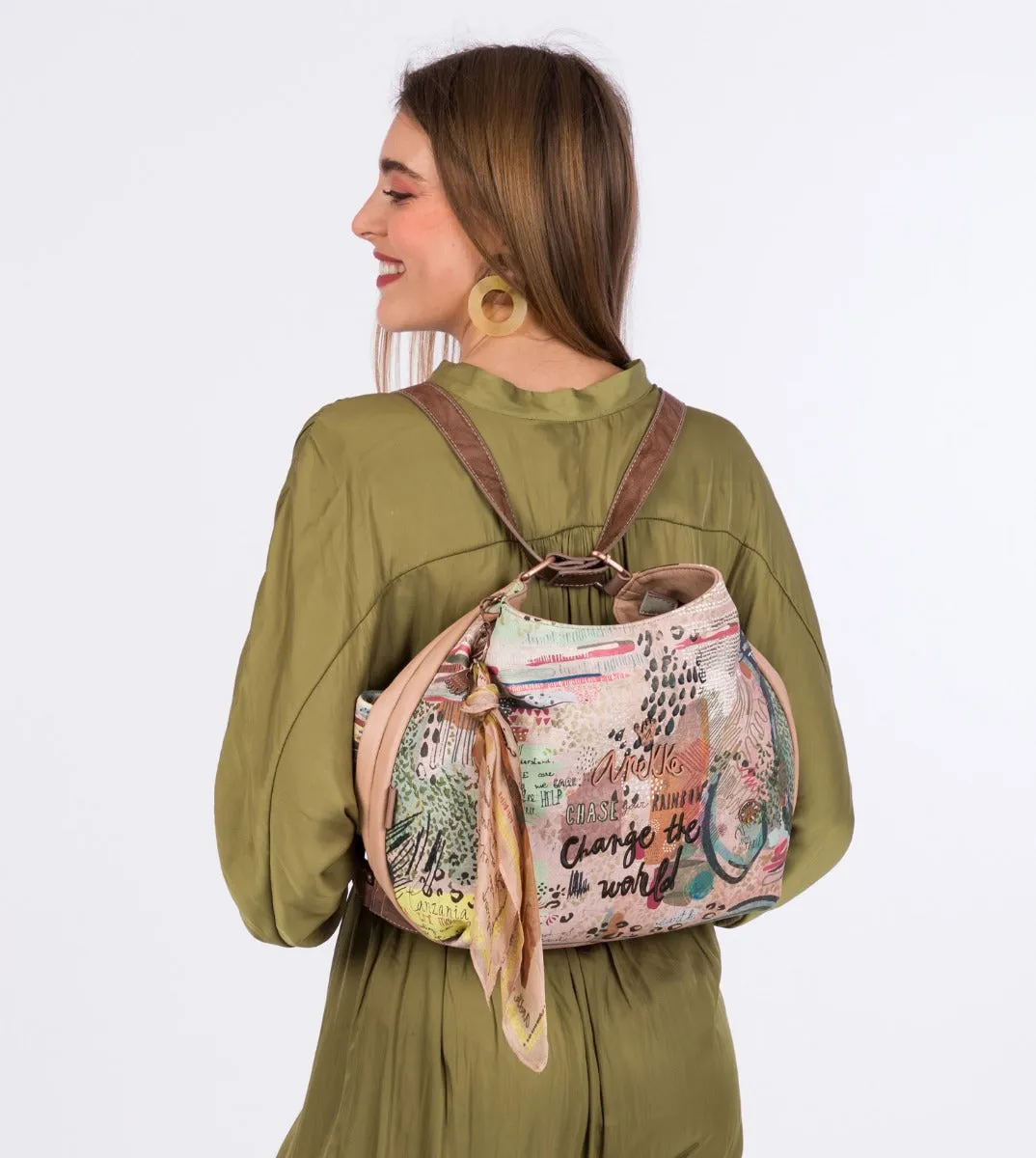 Nature hobo bag that can be converted into a backpack