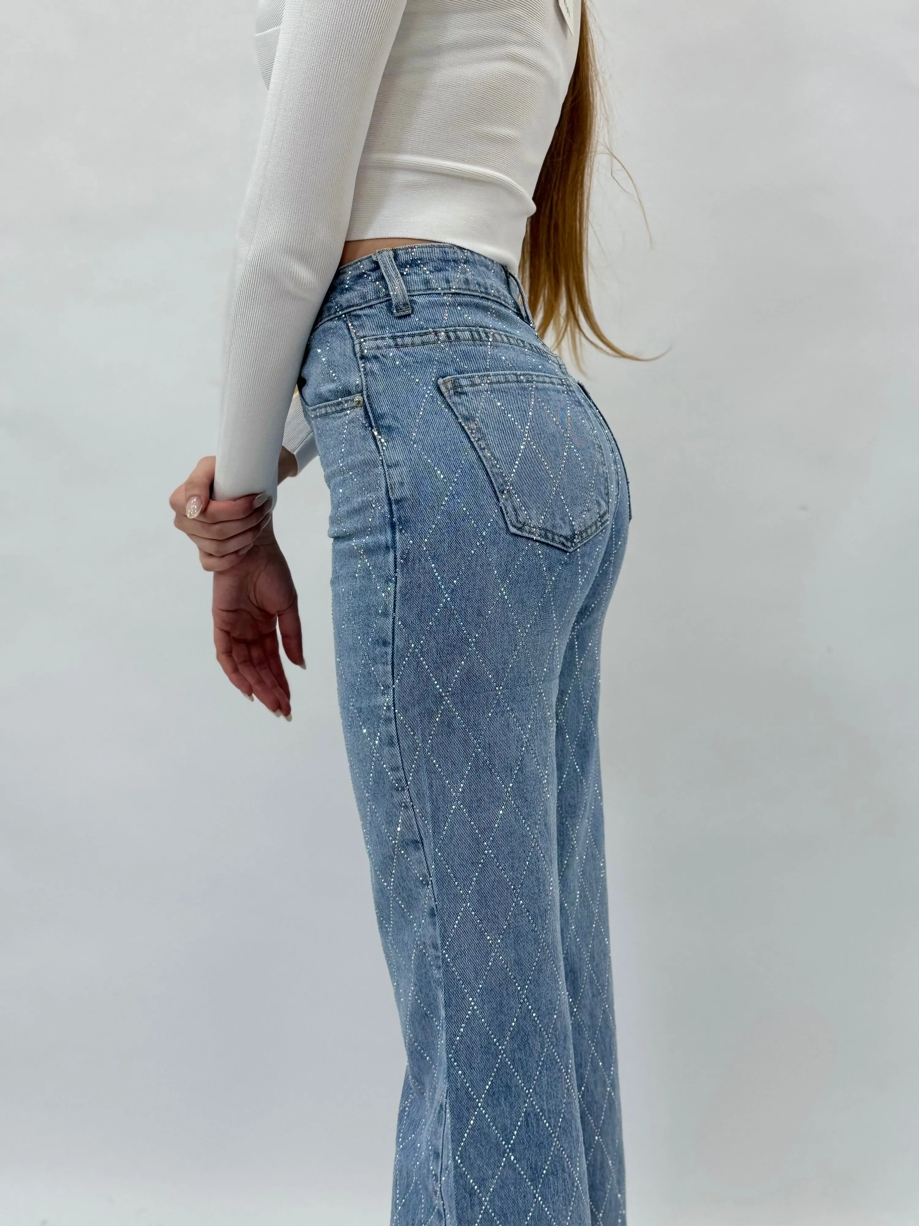 Pantaloni jeans con dettagli rombi brillantini taglio dritto