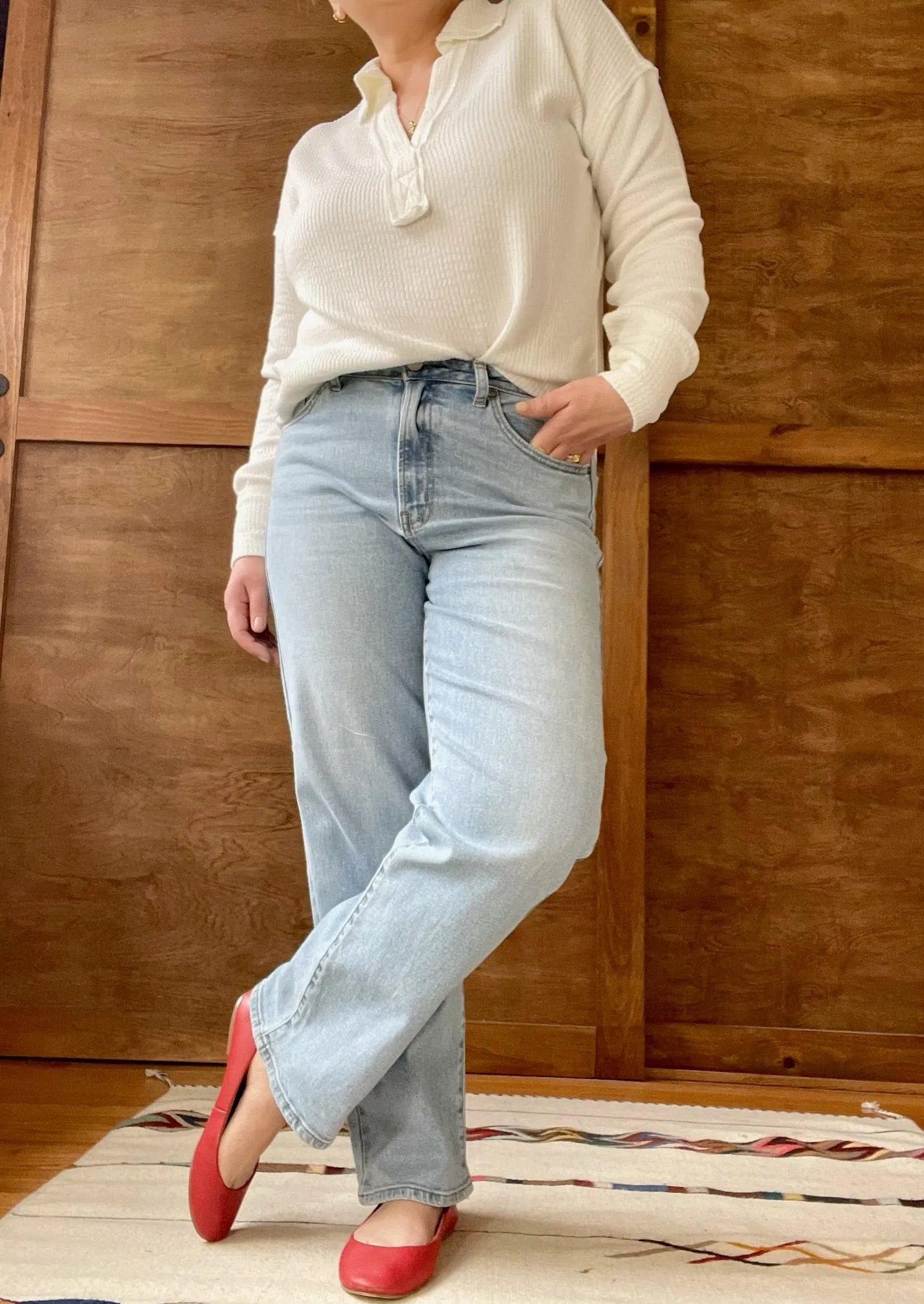 Vintage Straight Leg Jeans in Light Wash