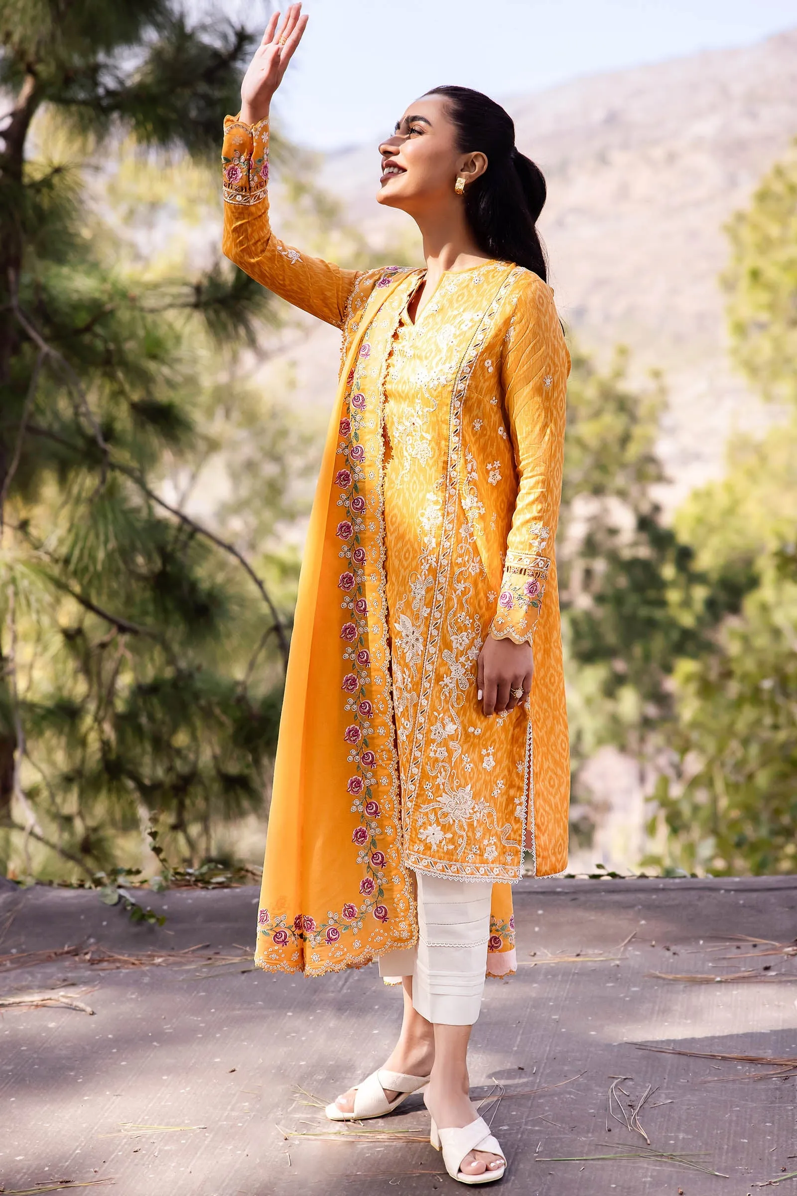 Zaha By Khadijah Shah Embroidered Lawn Unstitched 3Pc Suit ZL24-15A NARINA